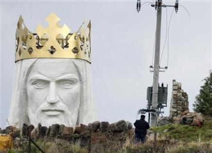 jesus statue 2.jpg (20 KB)
